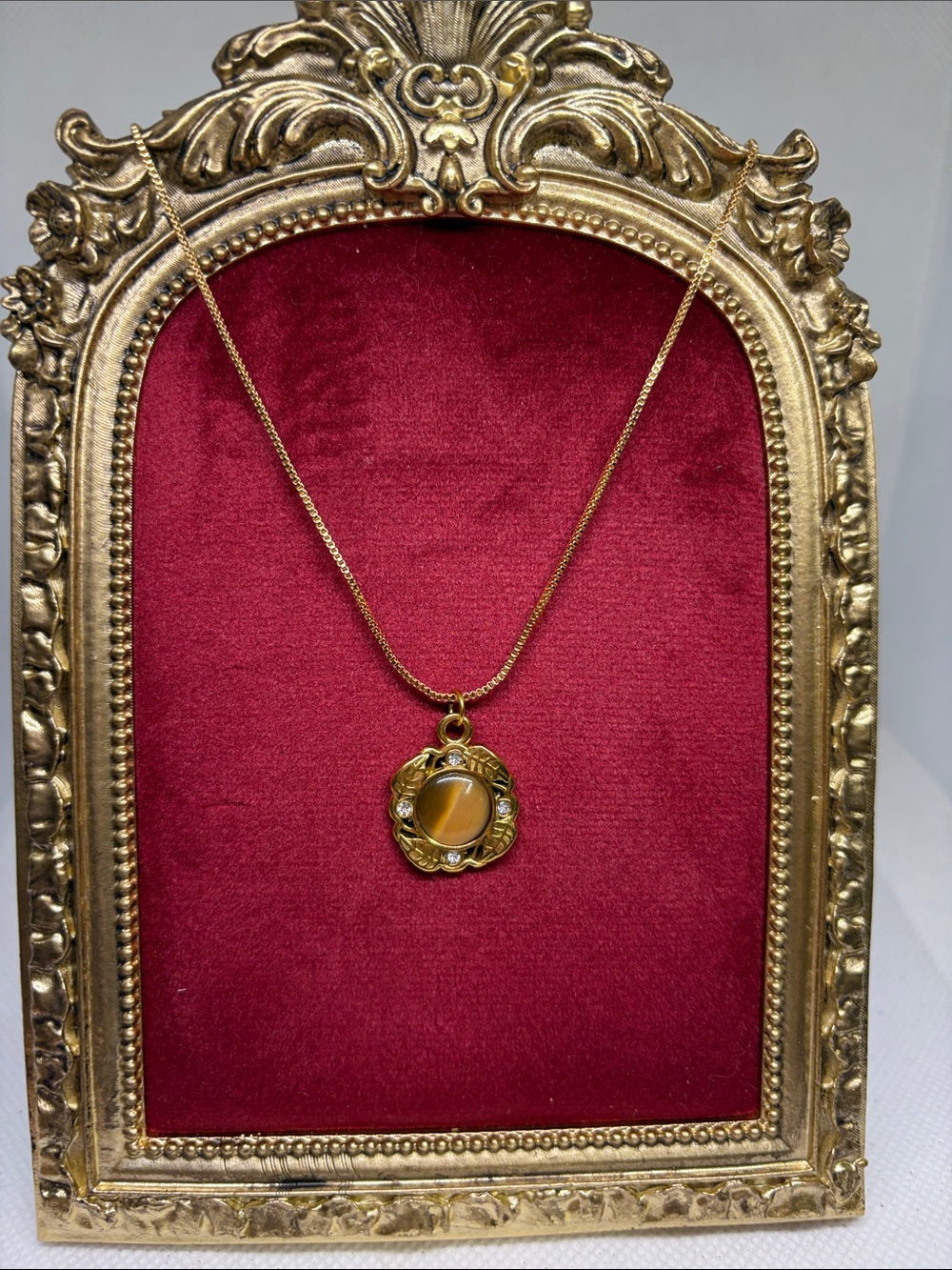 18K Gold Tiger’s Eye Pendant Necklace Estate Leaf & CZ Accents Vintage Style 22”